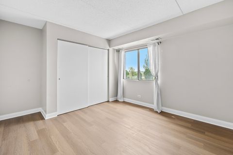 Tiny photo for 375 Plum Creek Drive #312, Wheeling, IL 60090 (MLS # 12627653)