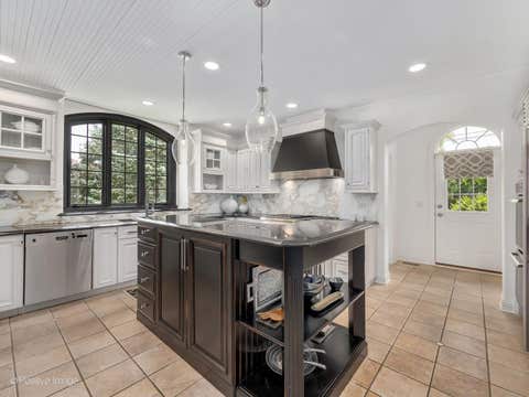 Tiny photo for 734 Highview Avenue, Glen Ellyn, IL 60137 (MLS # 12446886)