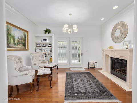 Tiny photo for 734 Highview Avenue, Glen Ellyn, IL 60137 (MLS # 12446886)