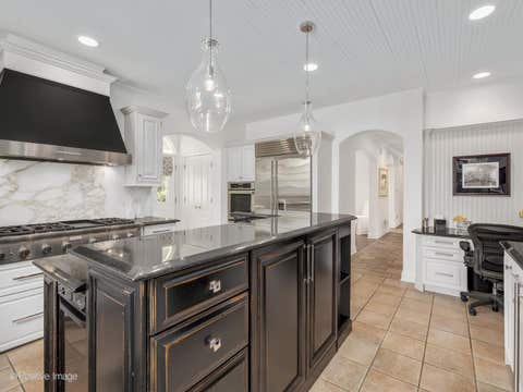 Tiny photo for 734 Highview Avenue, Glen Ellyn, IL 60137 (MLS # 12446886)