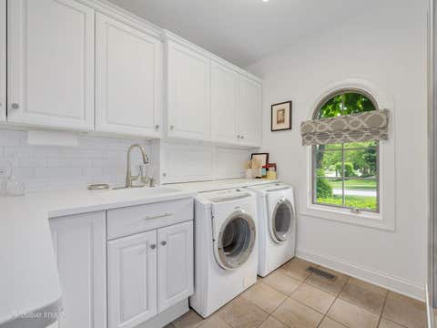 Tiny photo for 734 Highview Avenue, Glen Ellyn, IL 60137 (MLS # 12446886)