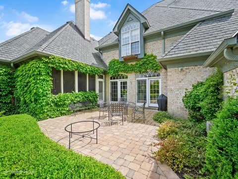 Tiny photo for 734 Highview Avenue, Glen Ellyn, IL 60137 (MLS # 12446886)