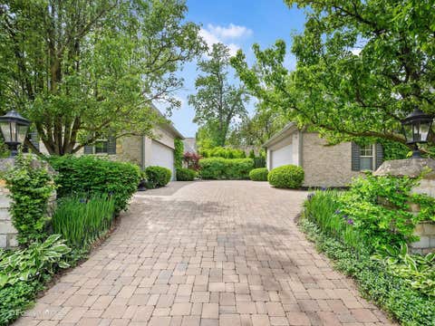 Tiny photo for 734 Highview Avenue, Glen Ellyn, IL 60137 (MLS # 12446886)