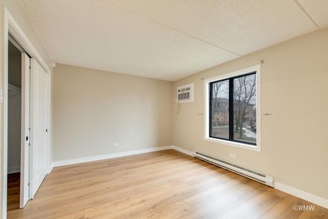 Tiny photo for 724 N Briar Hill Lane #3, Addison, IL 60101 (MLS # 12575320)