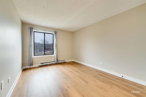 Tiny photo for 724 N Briar Hill Lane #3, Addison, IL 60101 (MLS # 12575320)