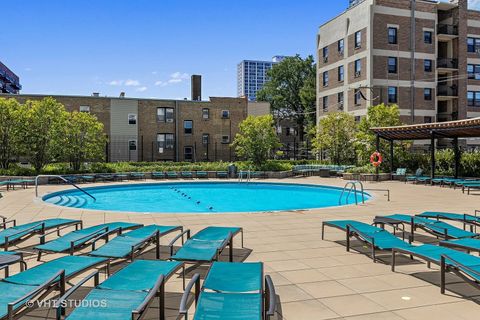 Tiny photo for 3930 N Pine Grove Avenue #816, Chicago, IL 60613 (MLS # 12611075)
