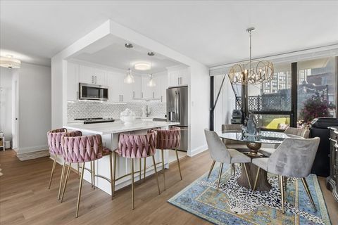 Tiny photo for 3930 N Pine Grove Avenue #816, Chicago, IL 60613 (MLS # 12611075)