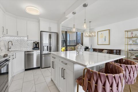 Tiny photo for 3930 N Pine Grove Avenue #816, Chicago, IL 60613 (MLS # 12611075)