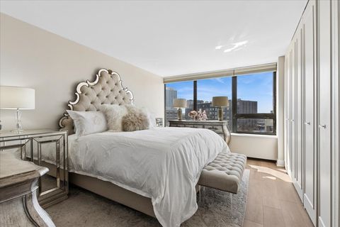 Tiny photo for 3930 N Pine Grove Avenue #816, Chicago, IL 60613 (MLS # 12611075)