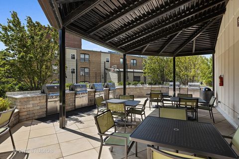 Tiny photo for 3930 N Pine Grove Avenue #816, Chicago, IL 60613 (MLS # 12611075)