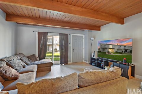 Tiny photo for 435 Meadow Green Lane, Round Lake Beach, IL 60073 (MLS # 12503217)