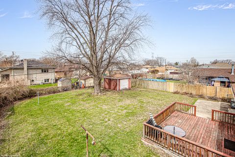 Tiny photo for 8420 S New England Avenue, Burbank, IL 60459 (MLS # 12600596)