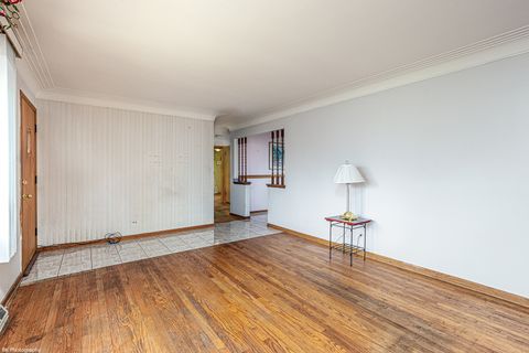 Tiny photo for 8420 S New England Avenue, Burbank, IL 60459 (MLS # 12600596)