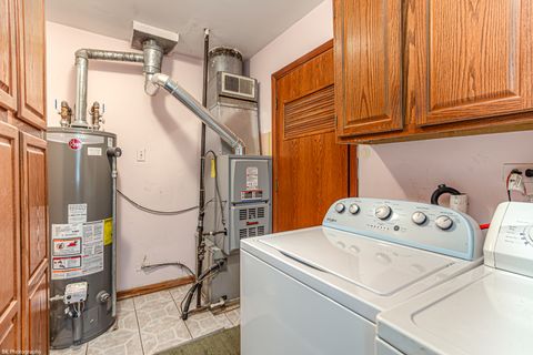 Tiny photo for 8420 S New England Avenue, Burbank, IL 60459 (MLS # 12600596)