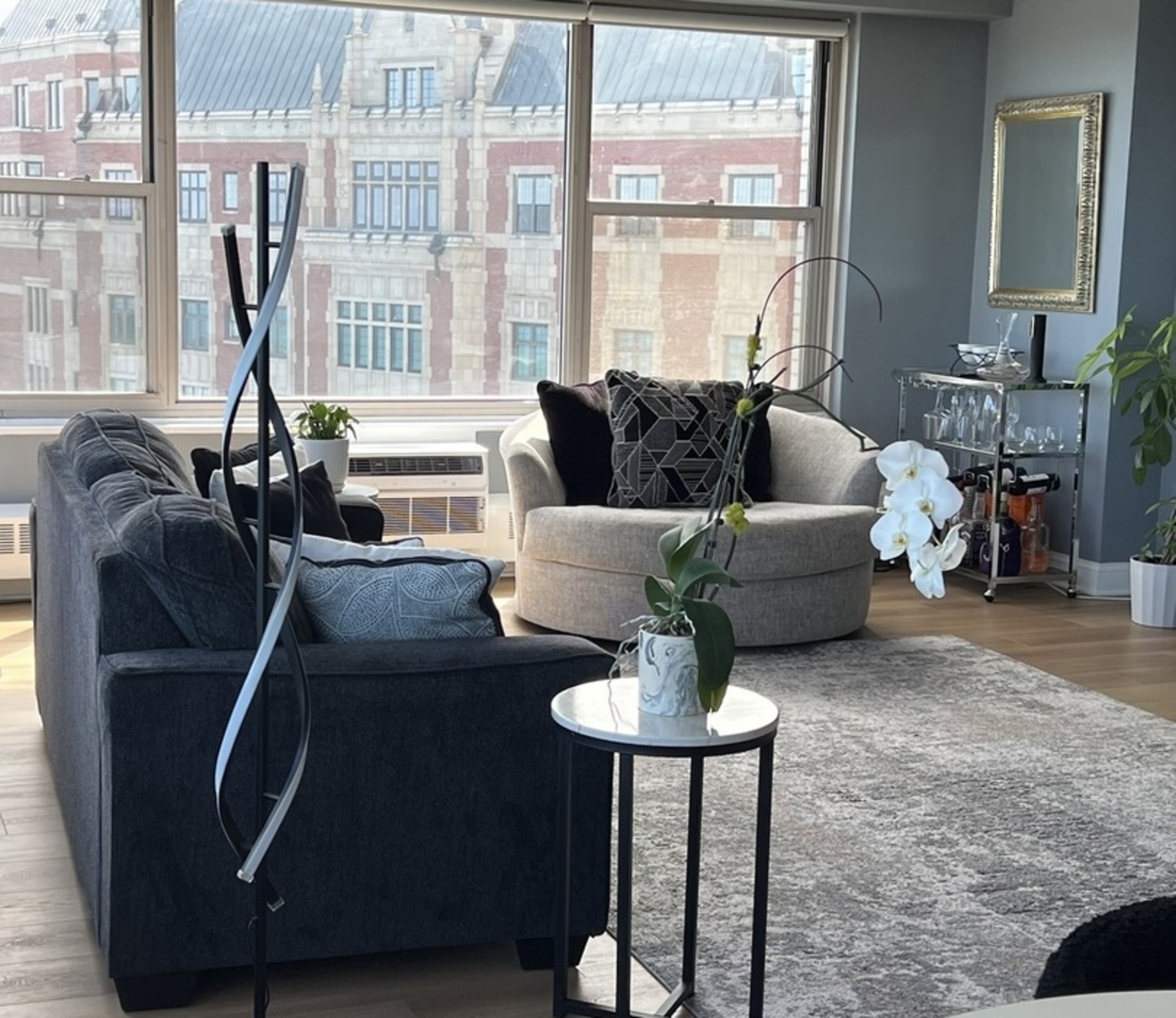 3900 N Lake Shore Drive 19A