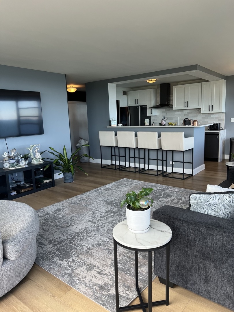 3900 N Lake Shore Drive 19A