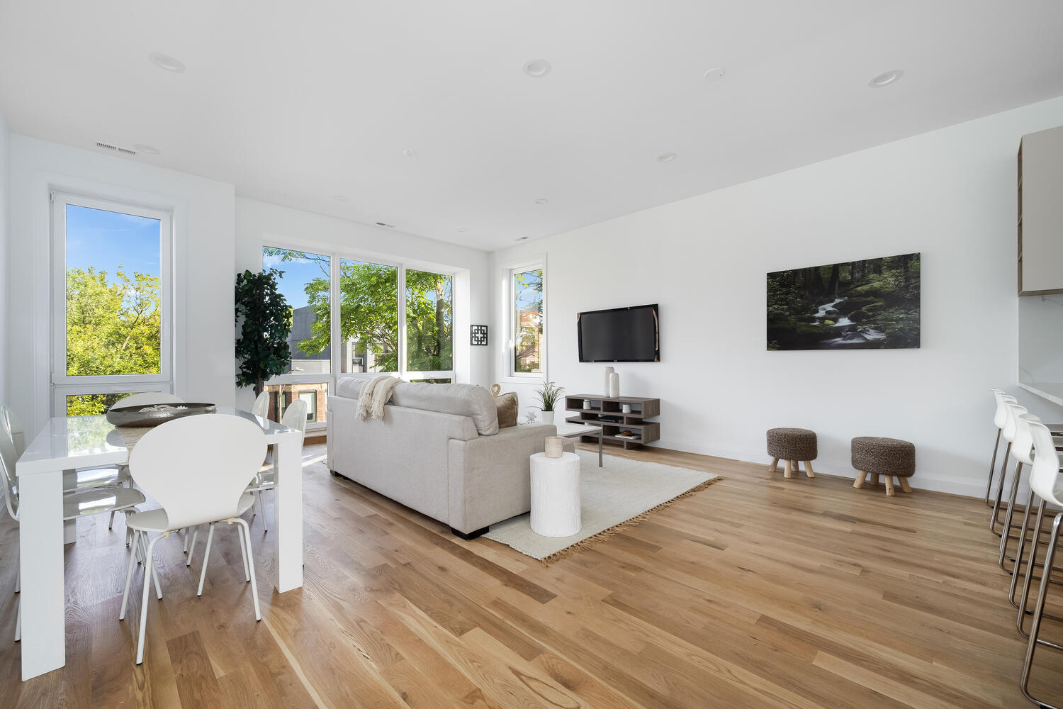 2651 W Augusta Boulevard 3A