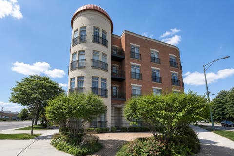 Photo of 6425 W TOUHY Avenue #2C, Chicago, IL 60646 (MLS # 12719583)