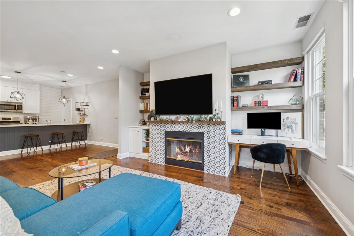 300 W Scott Street 403