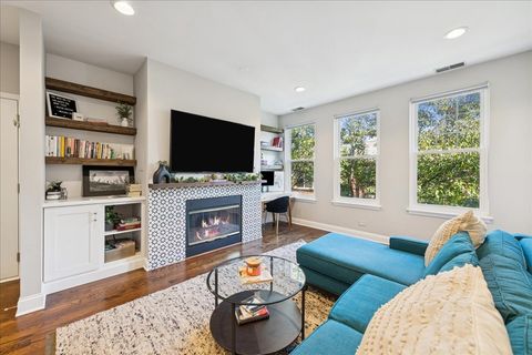 Tiny photo for 300 W Scott Street #403, Chicago, IL 60610 (MLS # 12581590)
