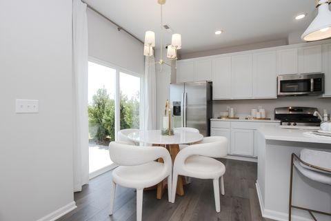 Tiny photo for 302 Kingsport Drive, South Elgin, IL 60177 (MLS # 12435640)