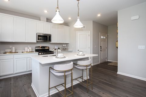 Tiny photo for 302 Kingsport Drive, South Elgin, IL 60177 (MLS # 12435640)