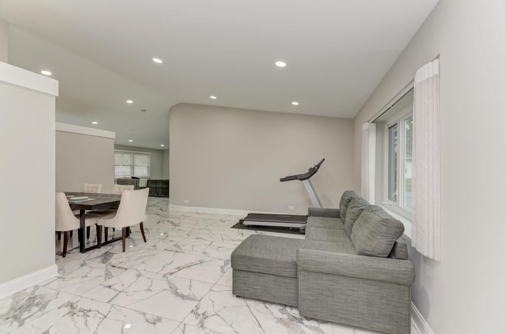 935 Pioneer Court