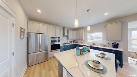 Tiny photo for Lot 13 Faiths Way, Bettendorf, IA 52722 (MLS # QC4269925)