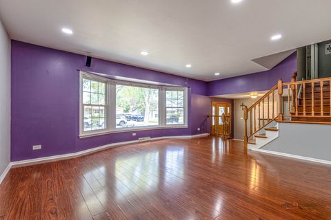 Tiny photo for 847 E Cooper Drive, Palatine, IL 60074 (MLS # 12477318)