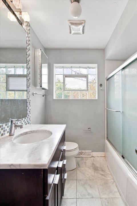 Tiny photo for 6105 N LOWELL Avenue, Chicago, IL 60646 (MLS # 12728683)