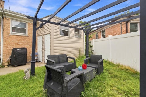 Tiny photo for 6105 N LOWELL Avenue, Chicago, IL 60646 (MLS # 12728683)