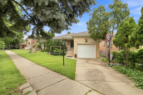 Photo of 6105 N LOWELL Avenue, Chicago, IL 60646 (MLS # 12728683)