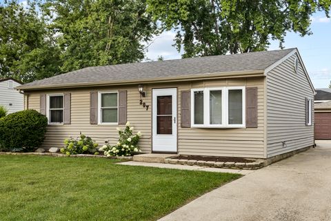 Photo of 207 Hampdon Court, Bolingbrook, IL 60440 (MLS # 12465444)