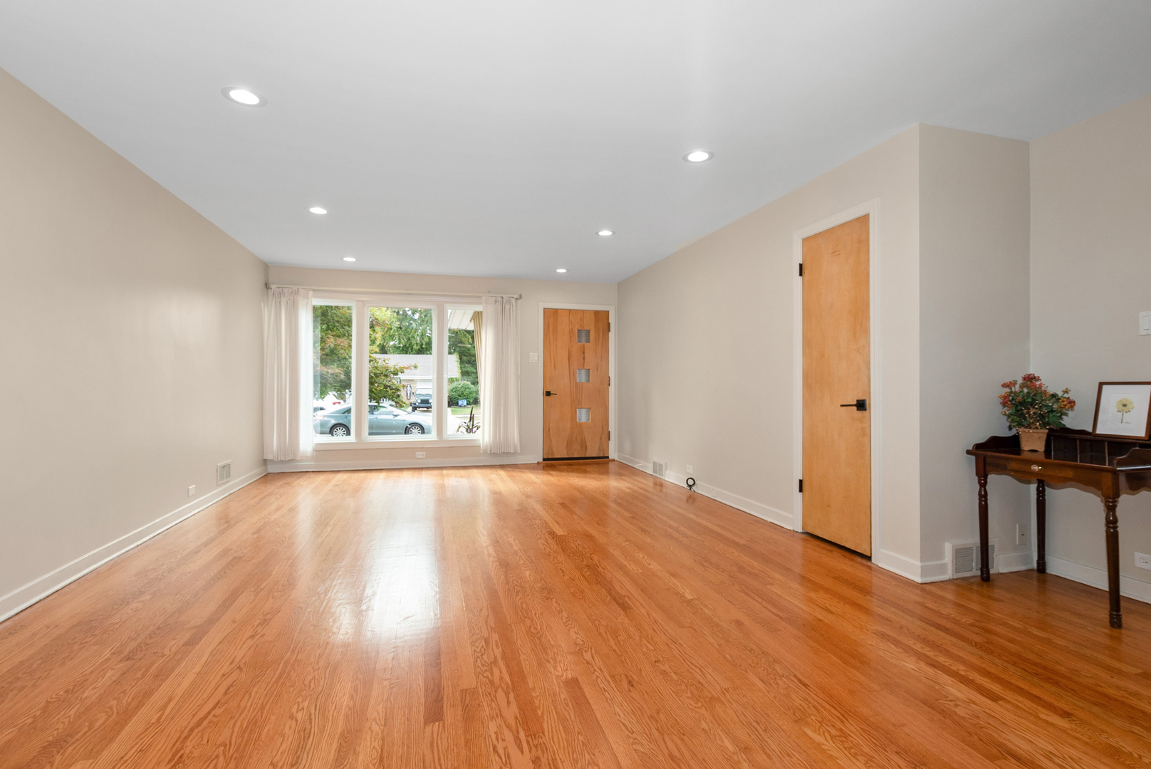 10041 S Saint Louis Avenue