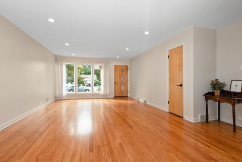 Tiny photo for 10041 S Saint Louis Avenue, Evergreen Park, IL 60805 (MLS # 12484811)