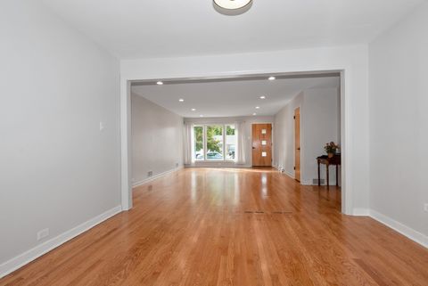 Tiny photo for 10041 S Saint Louis Avenue, Evergreen Park, IL 60805 (MLS # 12484811)