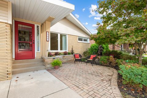 Tiny photo for 10041 S Saint Louis Avenue, Evergreen Park, IL 60805 (MLS # 12484811)
