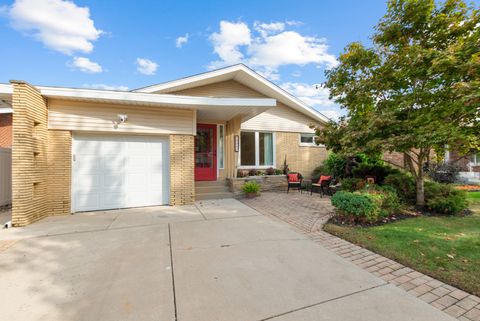 Tiny photo for 10041 S Saint Louis Avenue, Evergreen Park, IL 60805 (MLS # 12484811)
