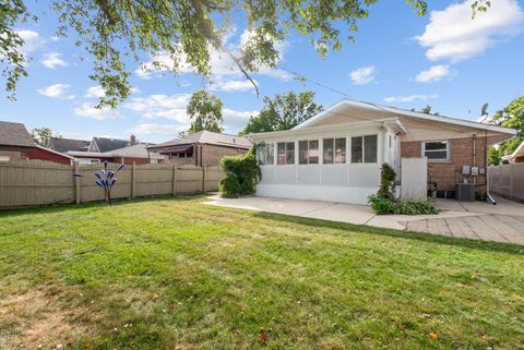 Tiny photo for 10041 S Saint Louis Avenue, Evergreen Park, IL 60805 (MLS # 12484811)