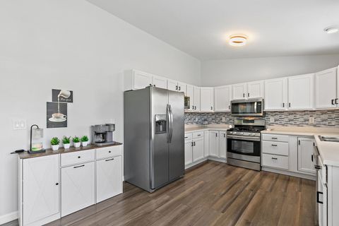 Tiny photo for 847 Quail Run RUN, DeKalb, IL 60115 (MLS # 12643151)
