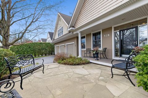 Tiny photo for 528 S Cook Street, Barrington, IL 60010 (MLS # 12607722)