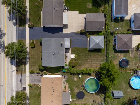 Tiny photo for 52 Schoenbeck Road, Wheeling, IL 60090 (MLS # 12464498)