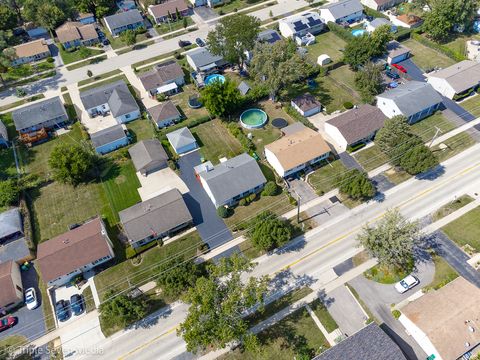 Tiny photo for 52 Schoenbeck Road, Wheeling, IL 60090 (MLS # 12464498)