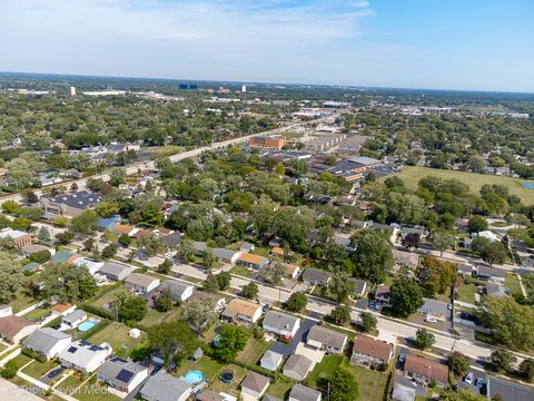 Tiny photo for 52 Schoenbeck Road, Wheeling, IL 60090 (MLS # 12464498)