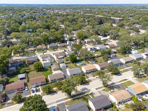 Tiny photo for 52 Schoenbeck Road, Wheeling, IL 60090 (MLS # 12464498)