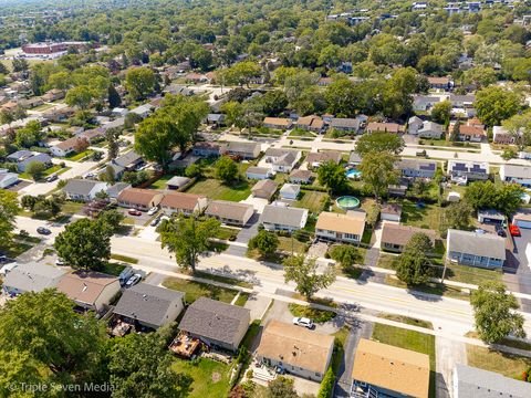 Tiny photo for 52 Schoenbeck Road, Wheeling, IL 60090 (MLS # 12464498)