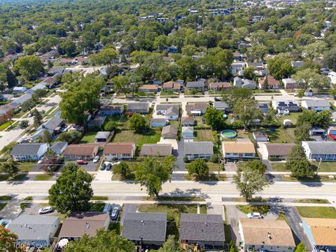 Tiny photo for 52 Schoenbeck Road, Wheeling, IL 60090 (MLS # 12464498)