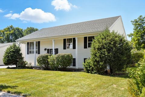 Tiny photo for 52 Schoenbeck Road, Wheeling, IL 60090 (MLS # 12464498)
