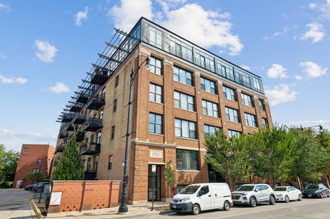 Tiny photo for 2911 N Western Avenue #111, Chicago, IL 60618 (MLS # 12762986)