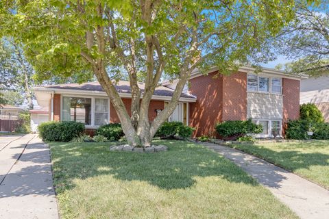 Tiny photo for 15354 Dobson Avenue, South Holland, IL 60473 (MLS # 12450538)